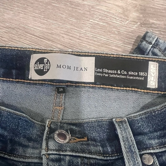 Levi’s Silver Tab Mom Jeans - Picture 5 of 5